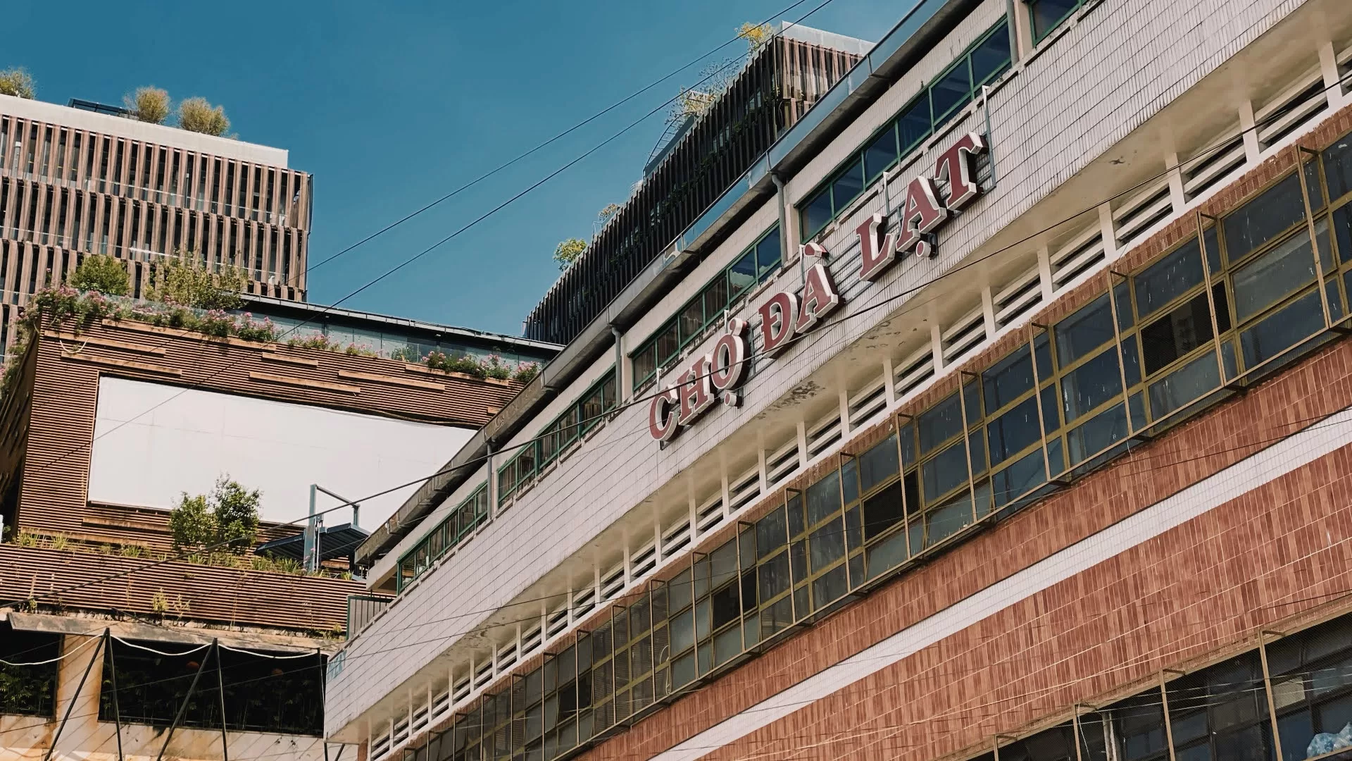 chụp ảnh dịch vụ lưu trú Đà Lạt, chụp hình khách sạn homestay Đà Lạt, dịch vụ chụp ảnh kiến trúc chuyên nghiệp, LEEDO MEDIA, báo giá chụp ảnh lưu trú, thợ chụp ảnh nội thất Đà Lạt, chụp hình Airbnb Đà Lạt, nhiếp ảnh gia khách sạn, chụp ảnh villa cao cấp.